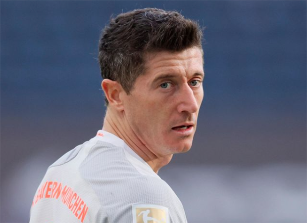 Lewandowski Absen Lawan...