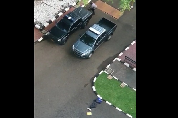 Mabes Polri Diserang,...