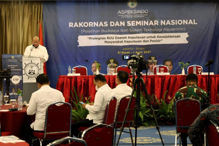 Ketua DPD Sampaikan...