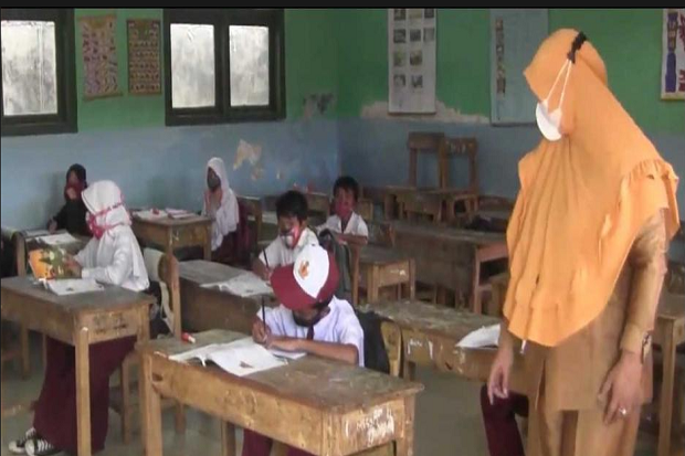 Tekan Angka Putus Sekolah,...