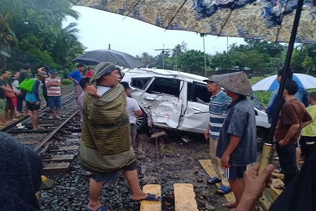 Tragis, Pengemudi Jazz...