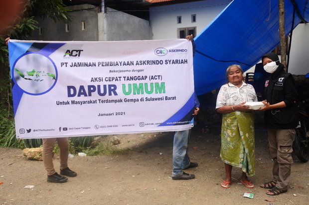 Askrindo Syairah Salurkan...