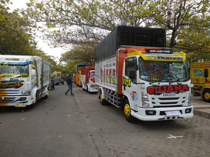 Kerja Sopir Truk Bakal...
