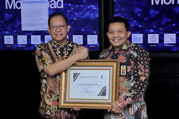 Kontribusi Pajak Telkomsel...
