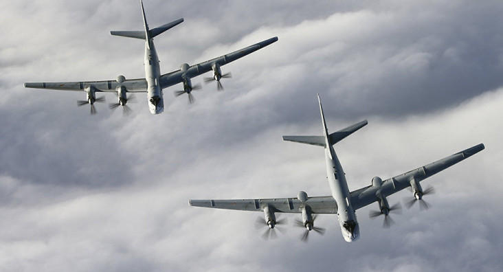 Cegat Armada Bomber...