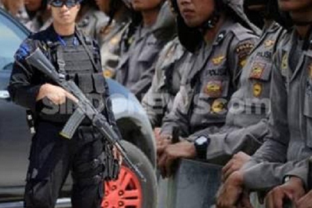 Mabes Polri Ditembus...