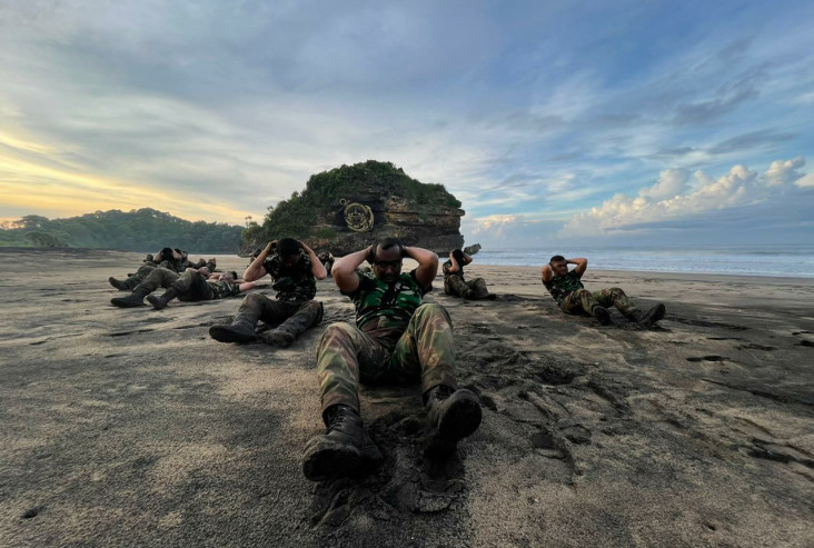Bertahan Hidup Jadi...