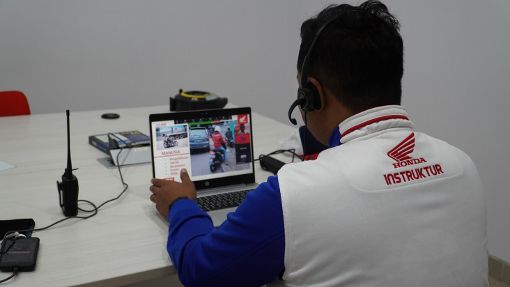 Honda Tawarkan Hadiah...