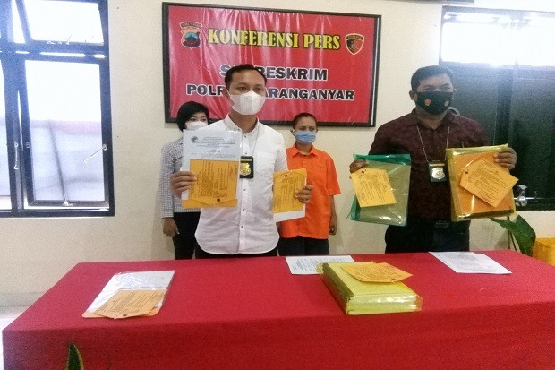 Karanganyar Gempar,...