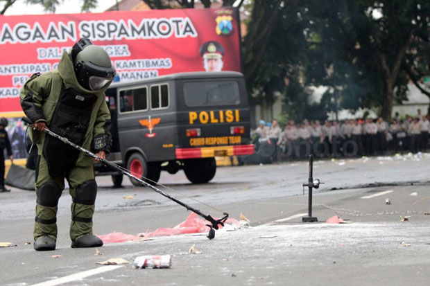 Tim Gegana Polda Metro...