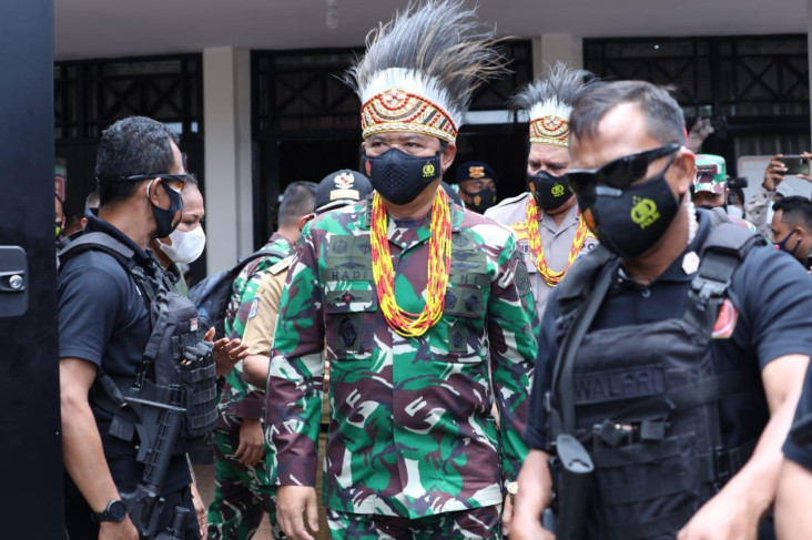 Di Manokwari, Panglima...