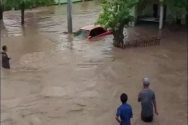 Bima Diterjang Banjir...
