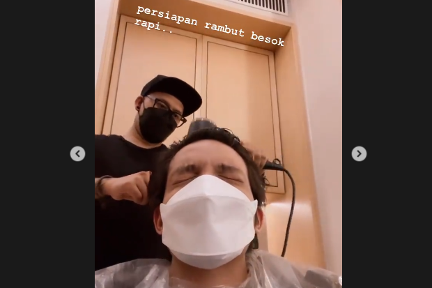 Jadi Pangeran Sehari,...
