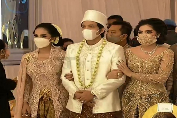 Dua Ibu Aurel Kompak...