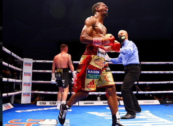 Menang TKO Ronde 6,...