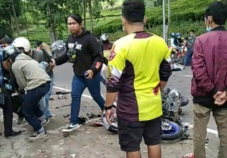 2 Motor Adu Banteng...