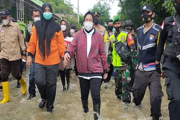 Terjun ke Lokasi Banjir...