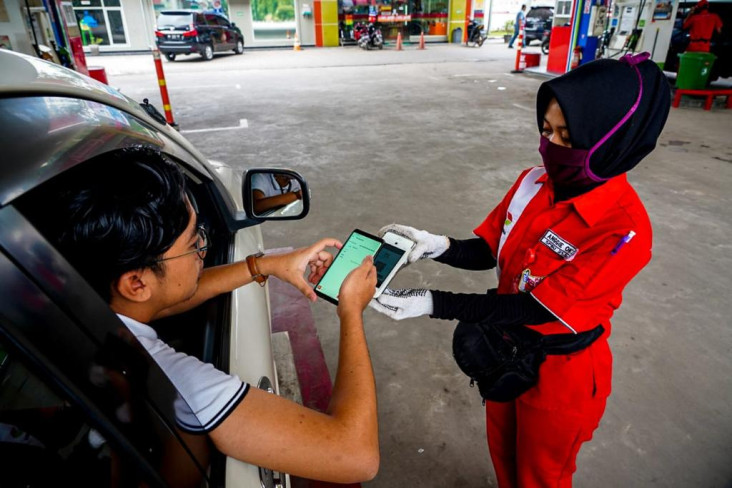 Beli Pertamax dengan...