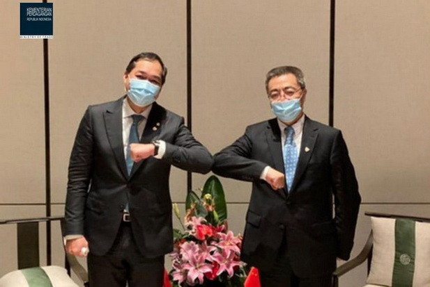 Oleh-oleh dari China,...