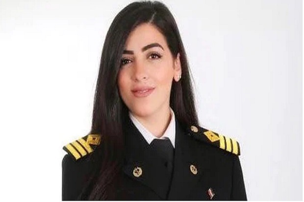 Kapten Cantik Mesir...