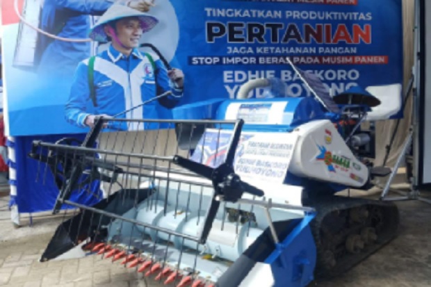 Petani Ponorogo Dibantu...