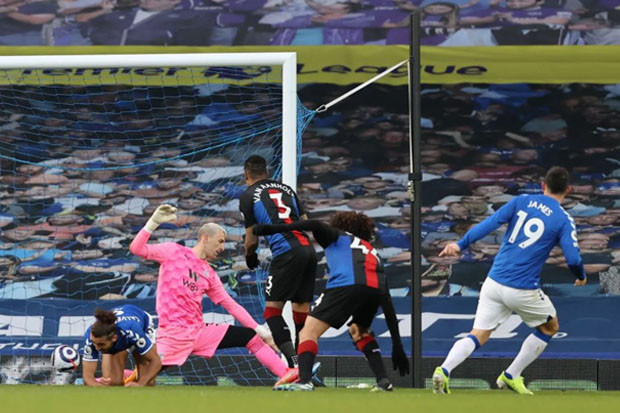Everton Ditahan Palace,...