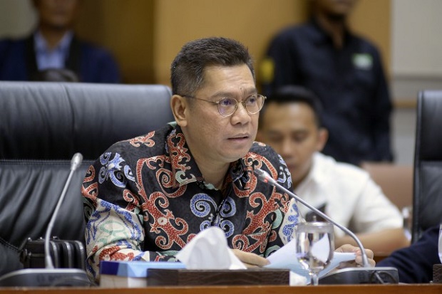 DPR Bakal Minta Klarifikasi...
