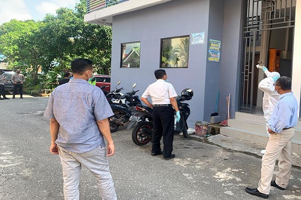 Ditinggal Kabur Kekasih,...
