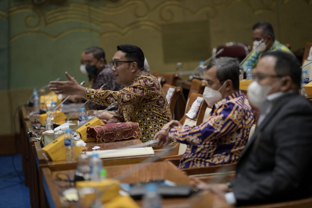 Di DPR, Ridwan Kamil...
