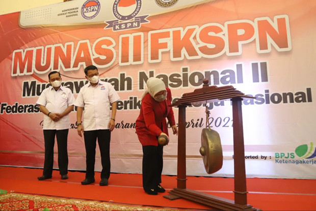Menaker Ida Ajak Serikat...