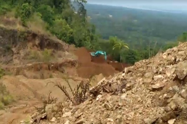 2 Perusahan Tambang...