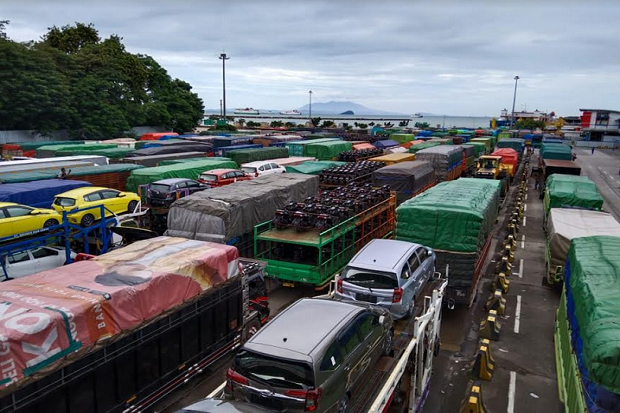 Truk Logistik Mulai...