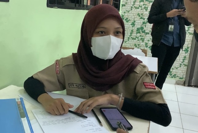 Pertama Masuk Sekolah...
