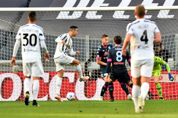 Ronaldo dan Dybala Cetak...