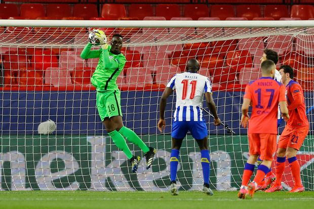 Hajar Porto Dua Gol...