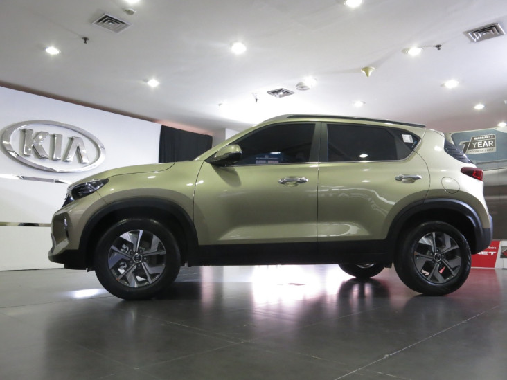 KIA Sonet 7 Kursi Resmi...