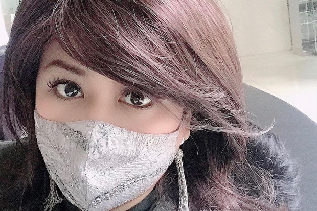 Kerap Tampil Pakai Wig,...