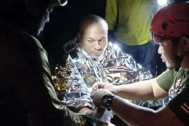 Tiga Hari Terjebak,...