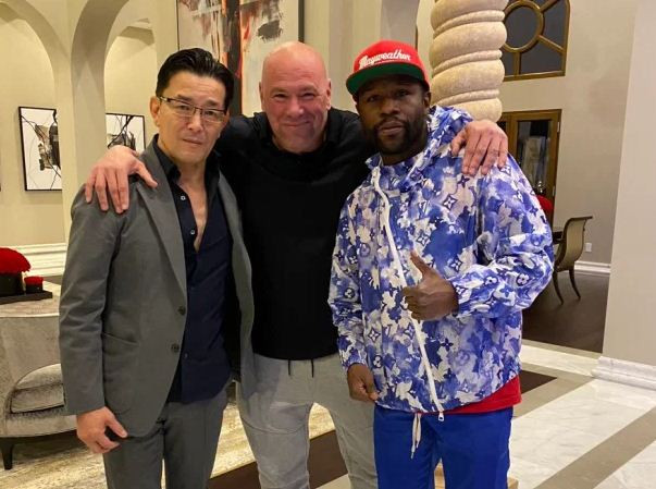 Mayweather Kasih Jempol...