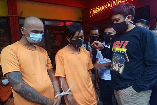 Minta Uang Keamanan...