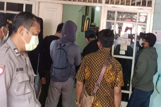 Densus 88 Tangkap Seorang...