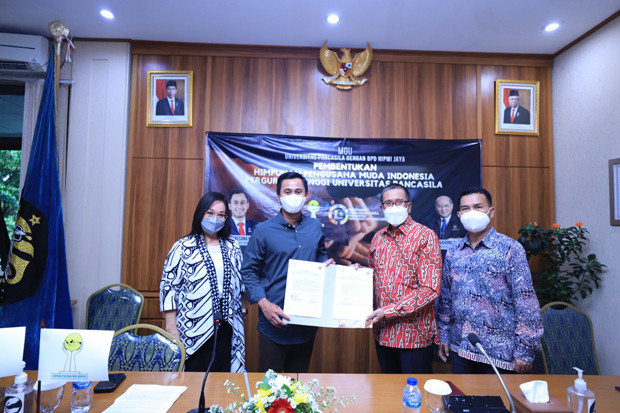 Tularkan Kewirausahaan,...