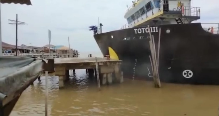 Hilang Kendali, Kapal...