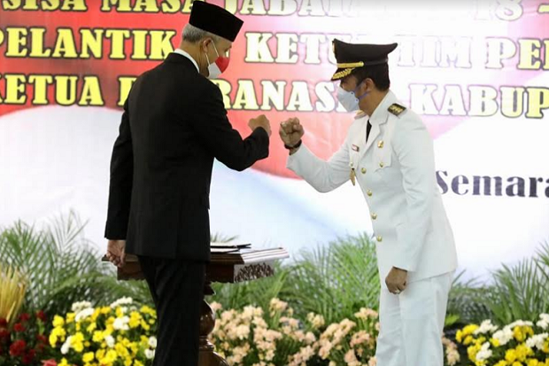 Lantik Bupati Kudus,...