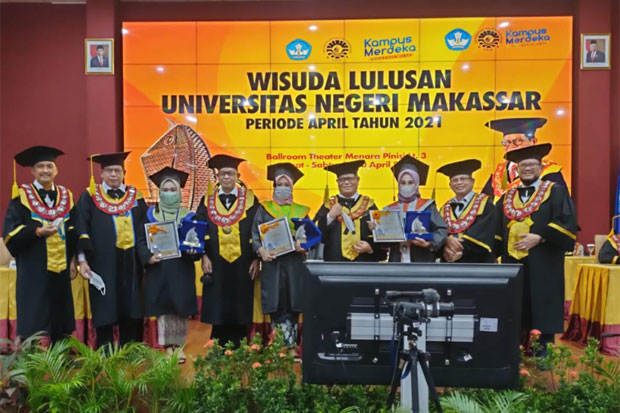UNM Kembali Kukuhkan...