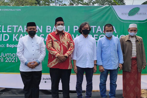 Pembangunan Masjid di...