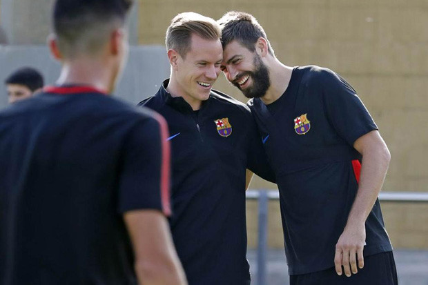 Pique dan Sergi Roberto...