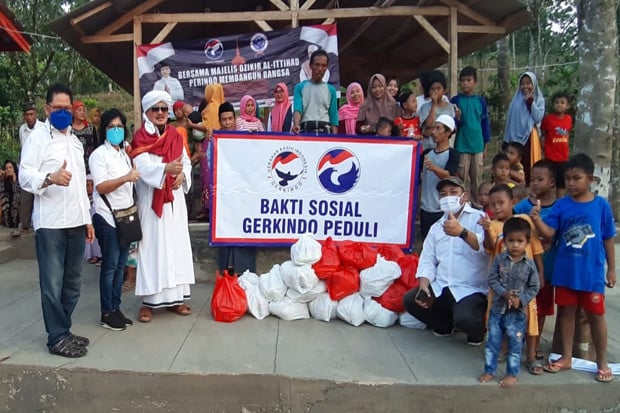 Gerkindo Bagikan Paket...