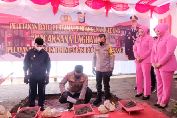 Groundbreaking Gedung...