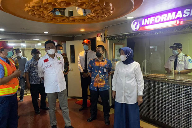 Bupati Barru Sambut...